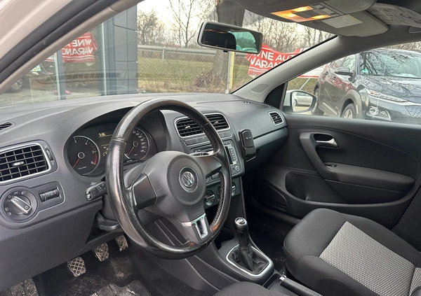 Volkswagen Polo cena 17900 przebieg: 279800, rok produkcji 2010 z Ząbki małe 56